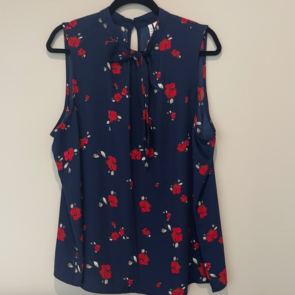 Elle floral top.